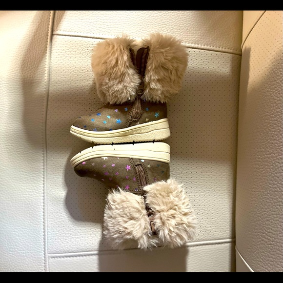 (Toddler) Cat & Jack & Olive Eddie Faux Fur Boots (NWOT), Size 5M (2 Pair): $20 - Picture 15 of 16